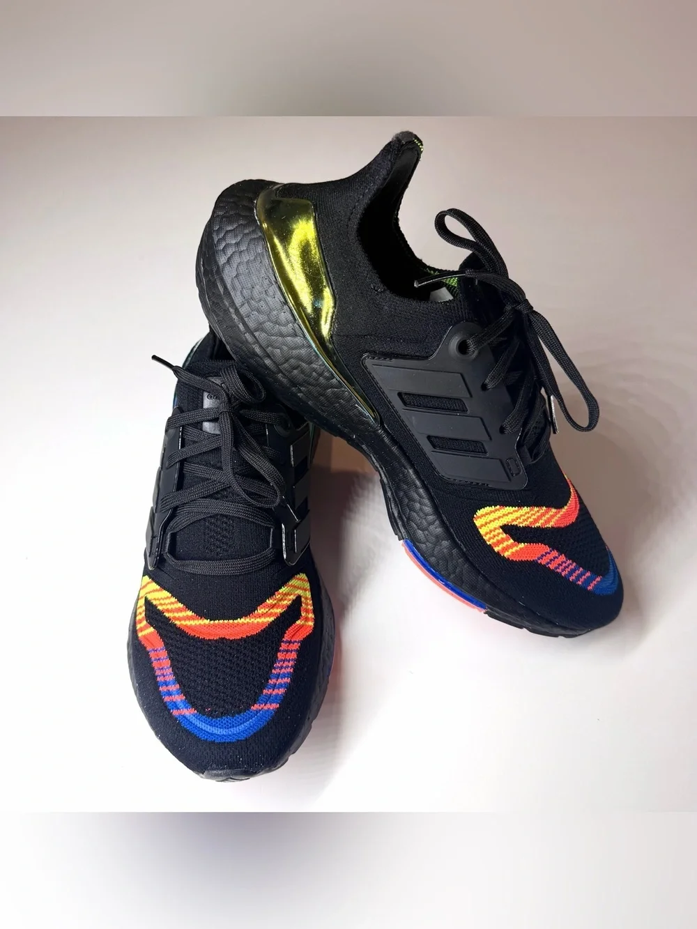 Adidas Men’s Ultraboost 22 Linear Energy Black Athletic Shoes Size- 8